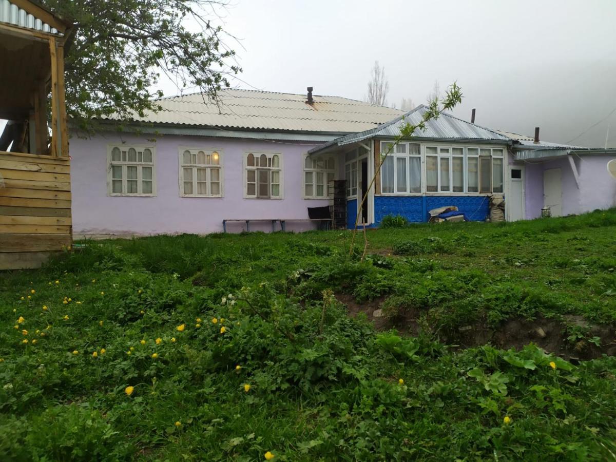 Xinaliq Khinalig Izzet'S Riverside Home Stay Zewnętrze zdjęcie