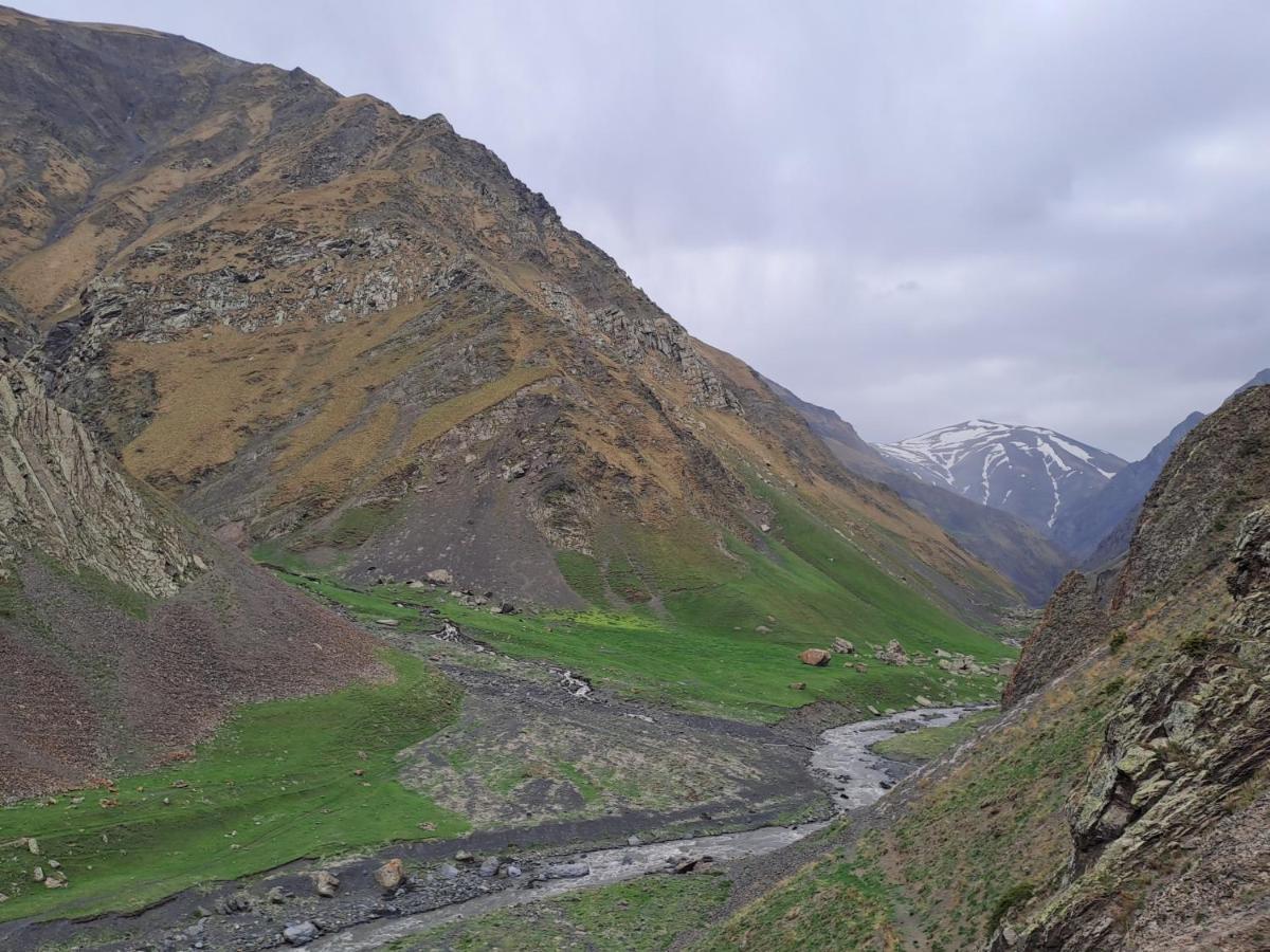 Xinaliq Khinalig Izzet'S Riverside Home Stay Zewnętrze zdjęcie