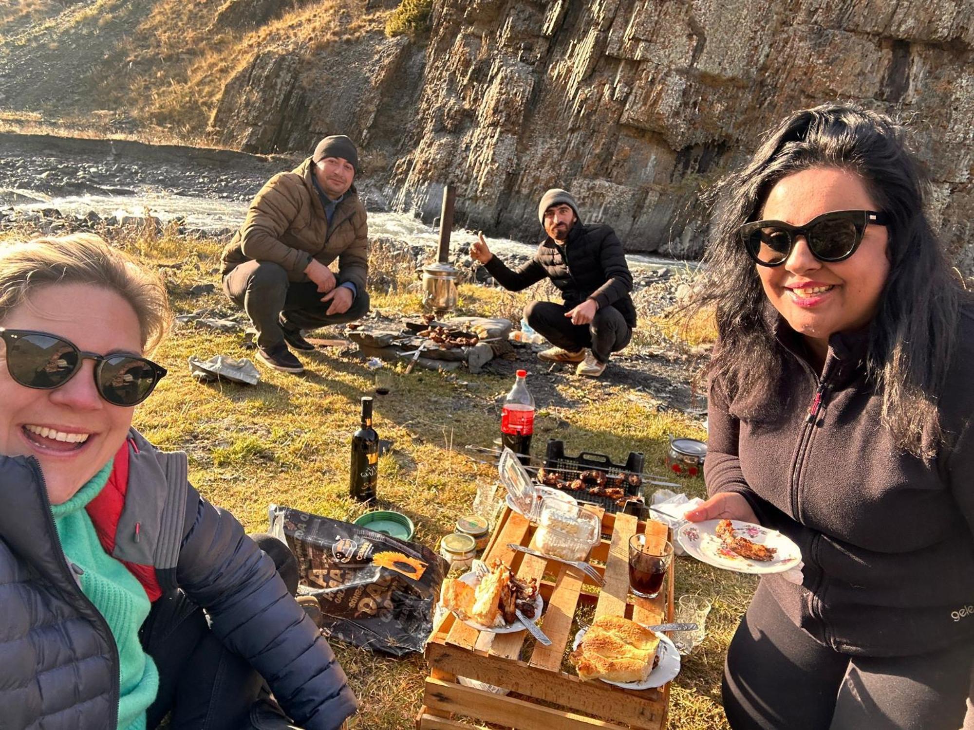 Xinaliq Khinalig Izzet'S Riverside Home Stay Zewnętrze zdjęcie