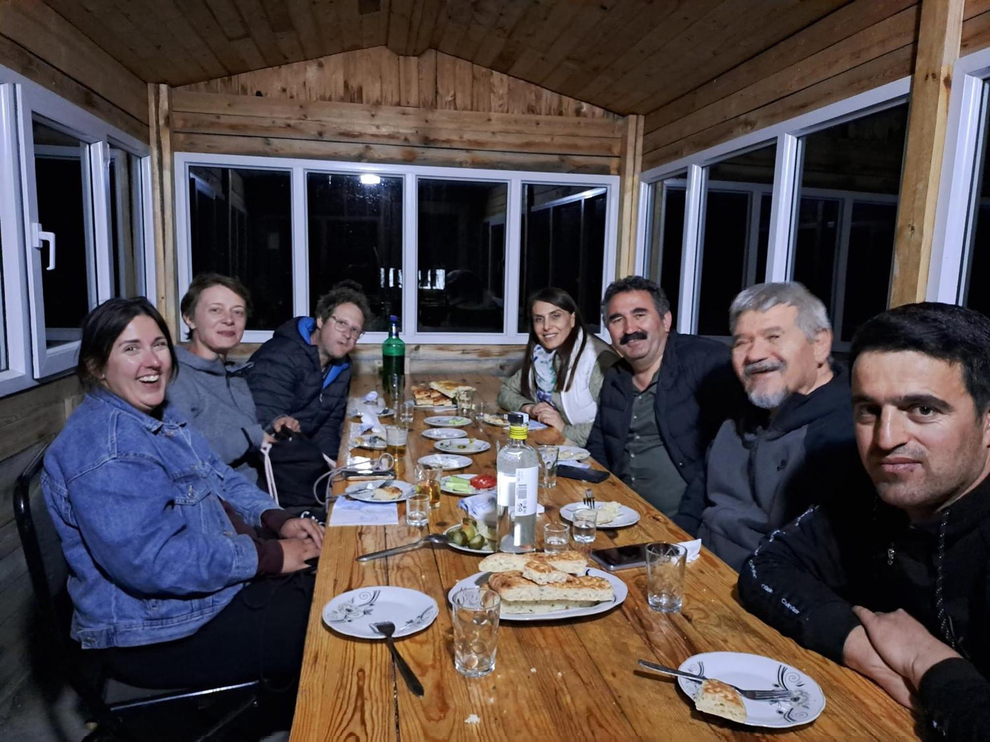 Xinaliq Khinalig Izzet'S Riverside Home Stay Zewnętrze zdjęcie
