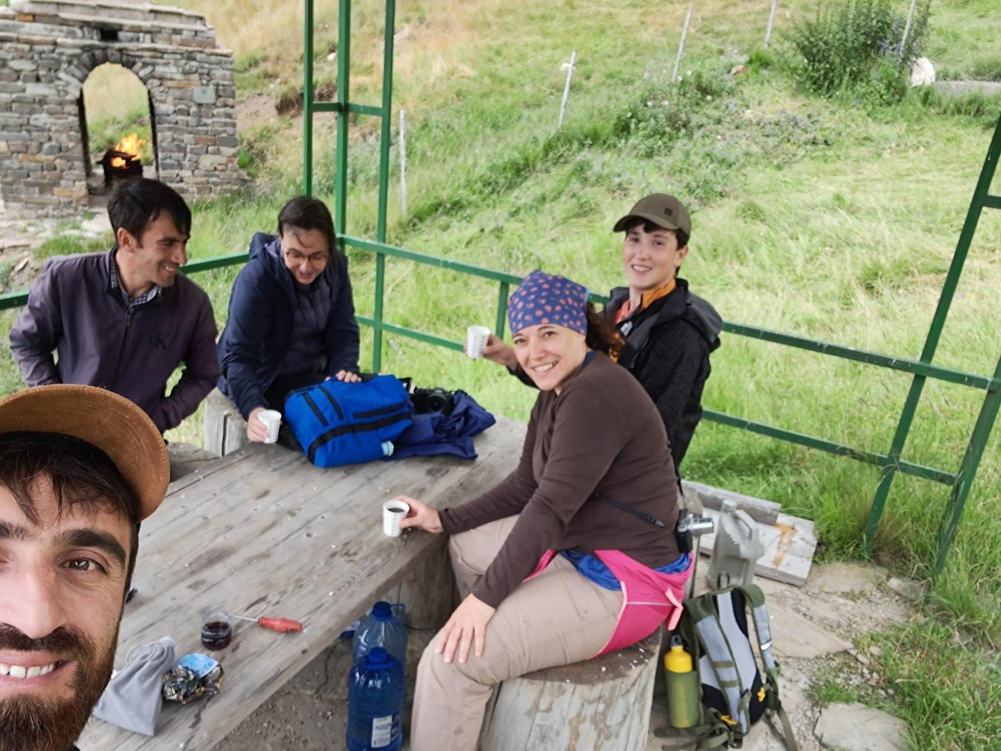 Xinaliq Khinalig Izzet'S Riverside Home Stay Zewnętrze zdjęcie