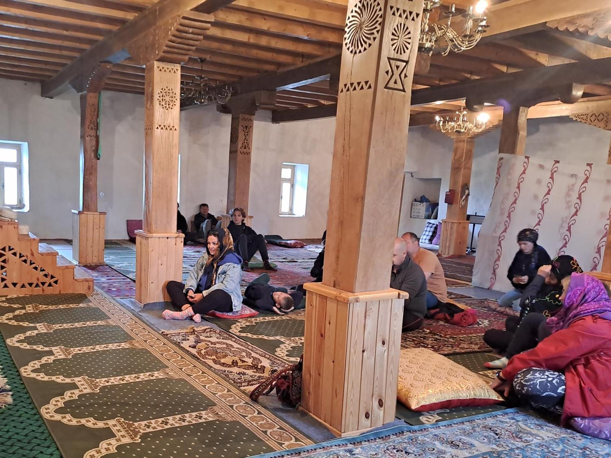 Xinaliq Khinalig Izzet'S Riverside Home Stay Zewnętrze zdjęcie